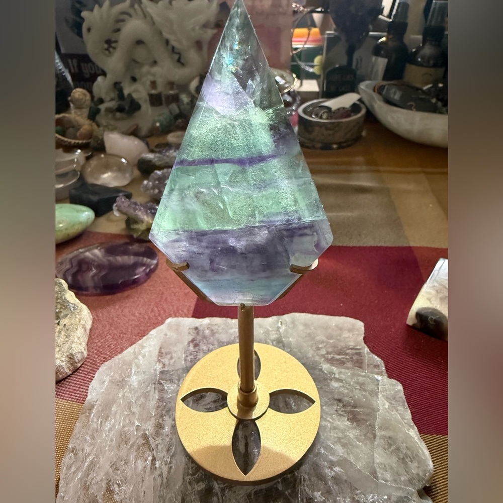 Fluorite Diamond - Picture 3 of 8